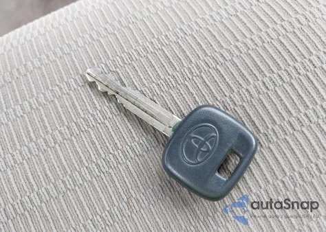 2005 Toyota Camry Le из США, поврежденный, VIN 4T1BE30K25U404443